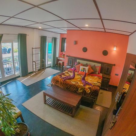 Suriya Guest Hotel Nuwara Eliya Exterior photo