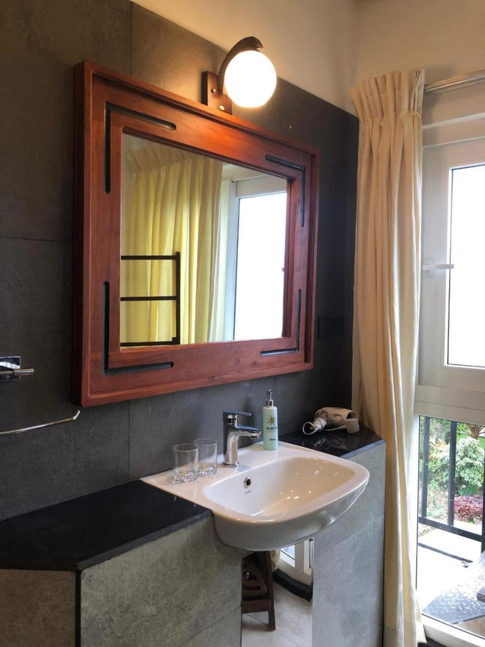 Suriya Guest Hotel Nuwara Eliya Exterior photo