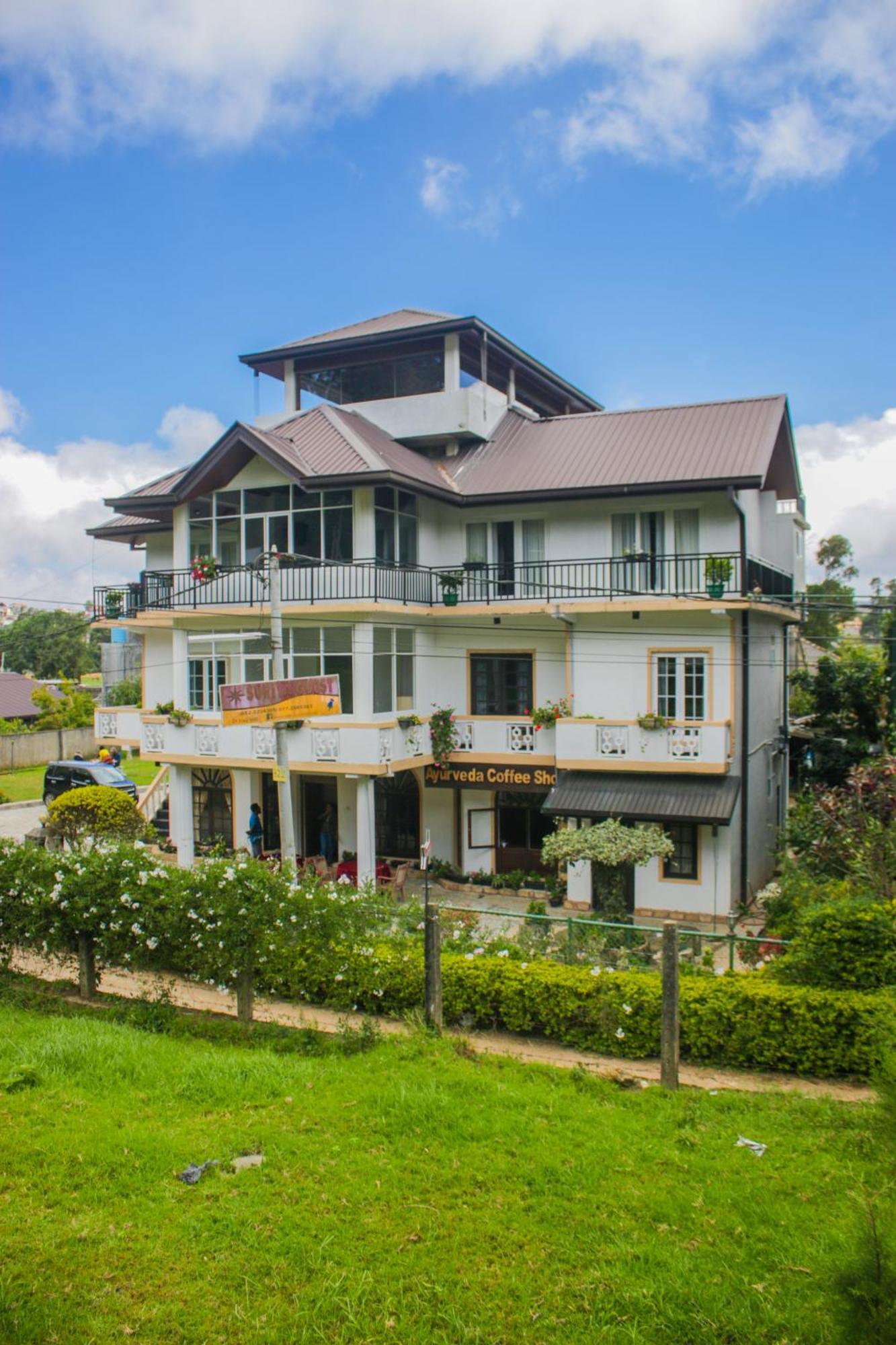 Suriya Guest Hotel Nuwara Eliya Exterior photo