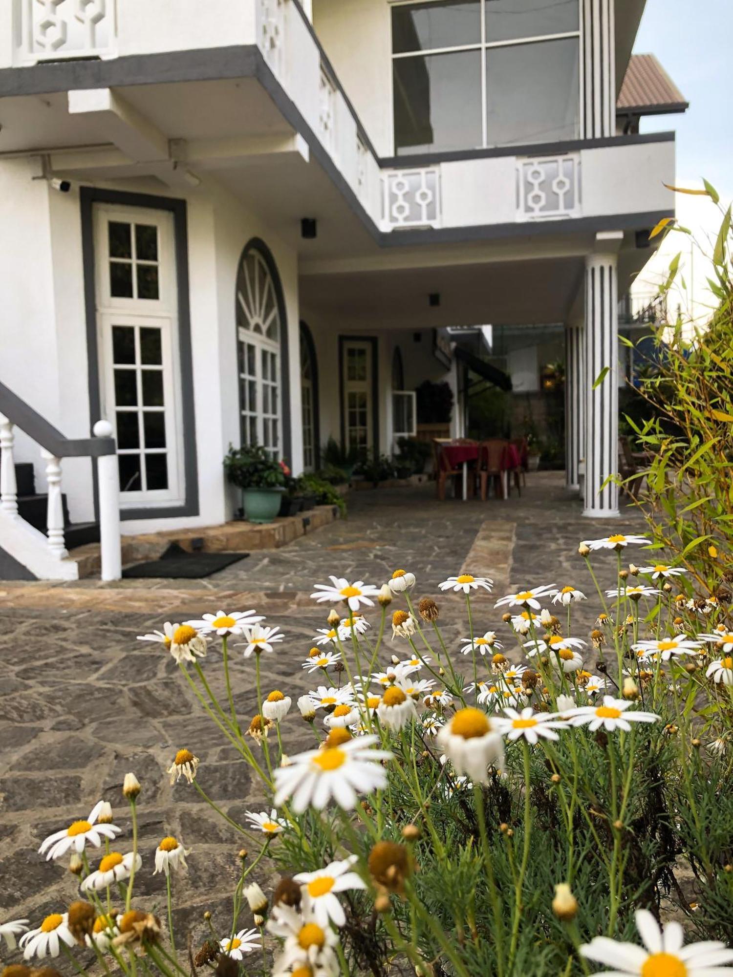 Suriya Guest Hotel Nuwara Eliya Exterior photo