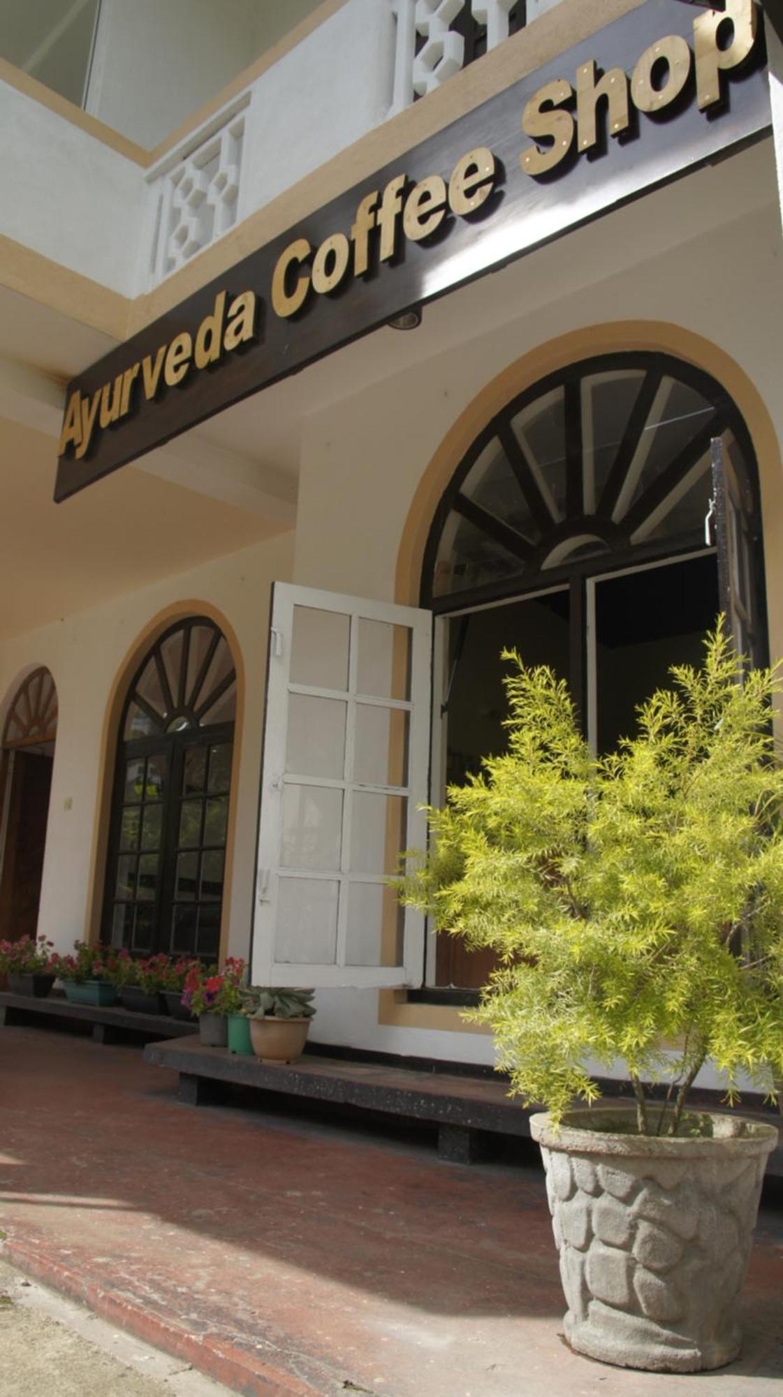 Suriya Guest Hotel Nuwara Eliya Exterior photo
