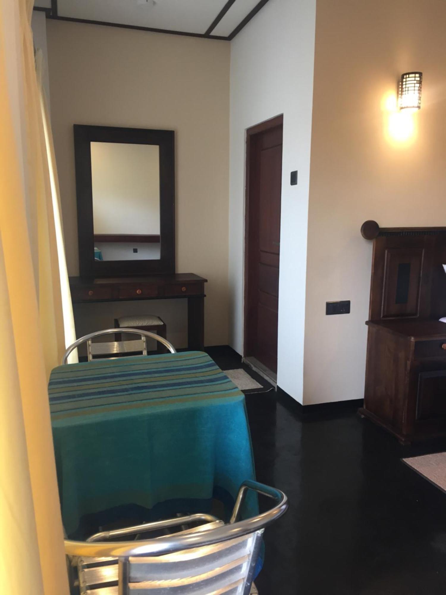 Suriya Guest Hotel Nuwara Eliya Exterior photo