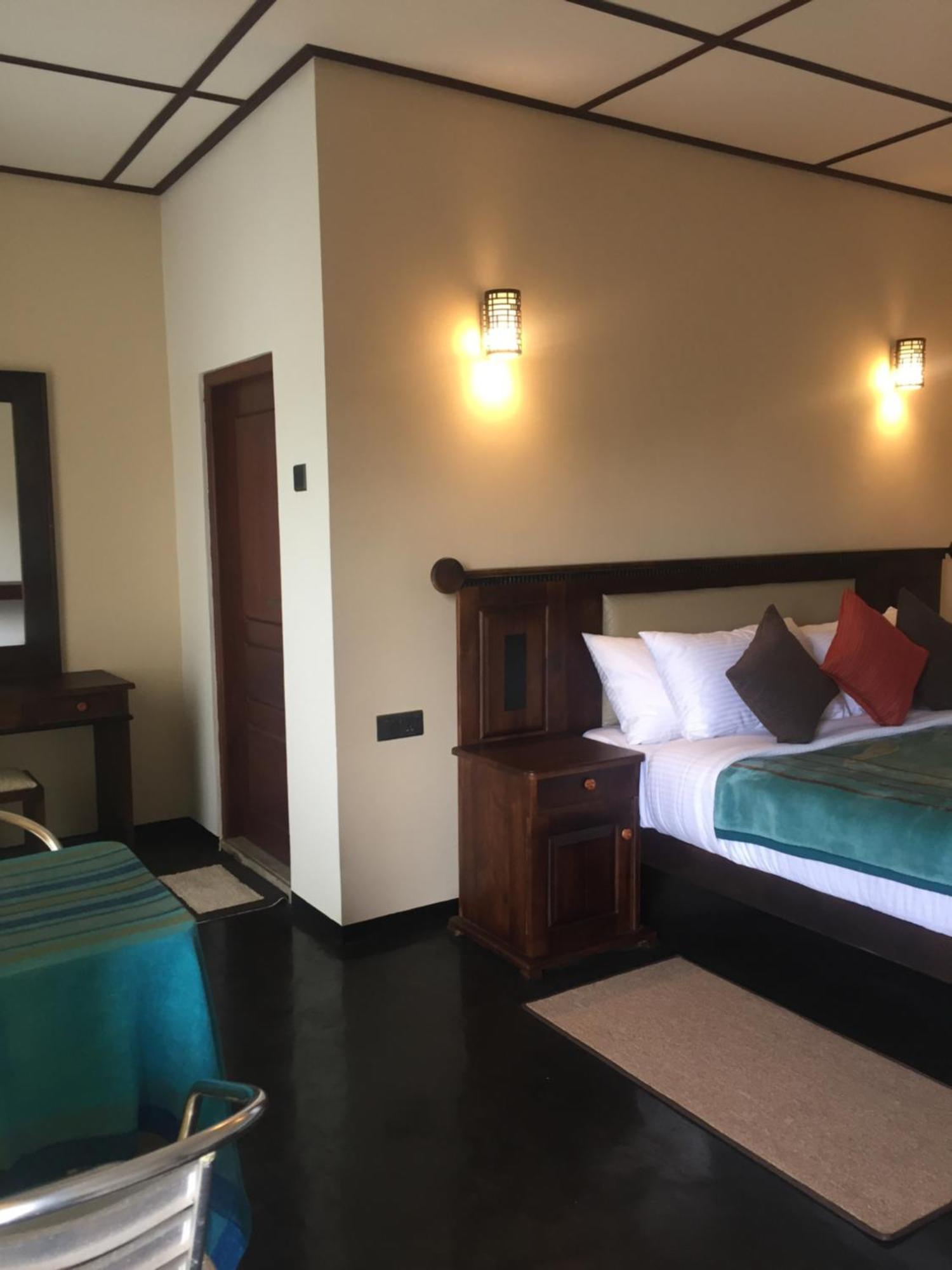 Suriya Guest Hotel Nuwara Eliya Exterior photo