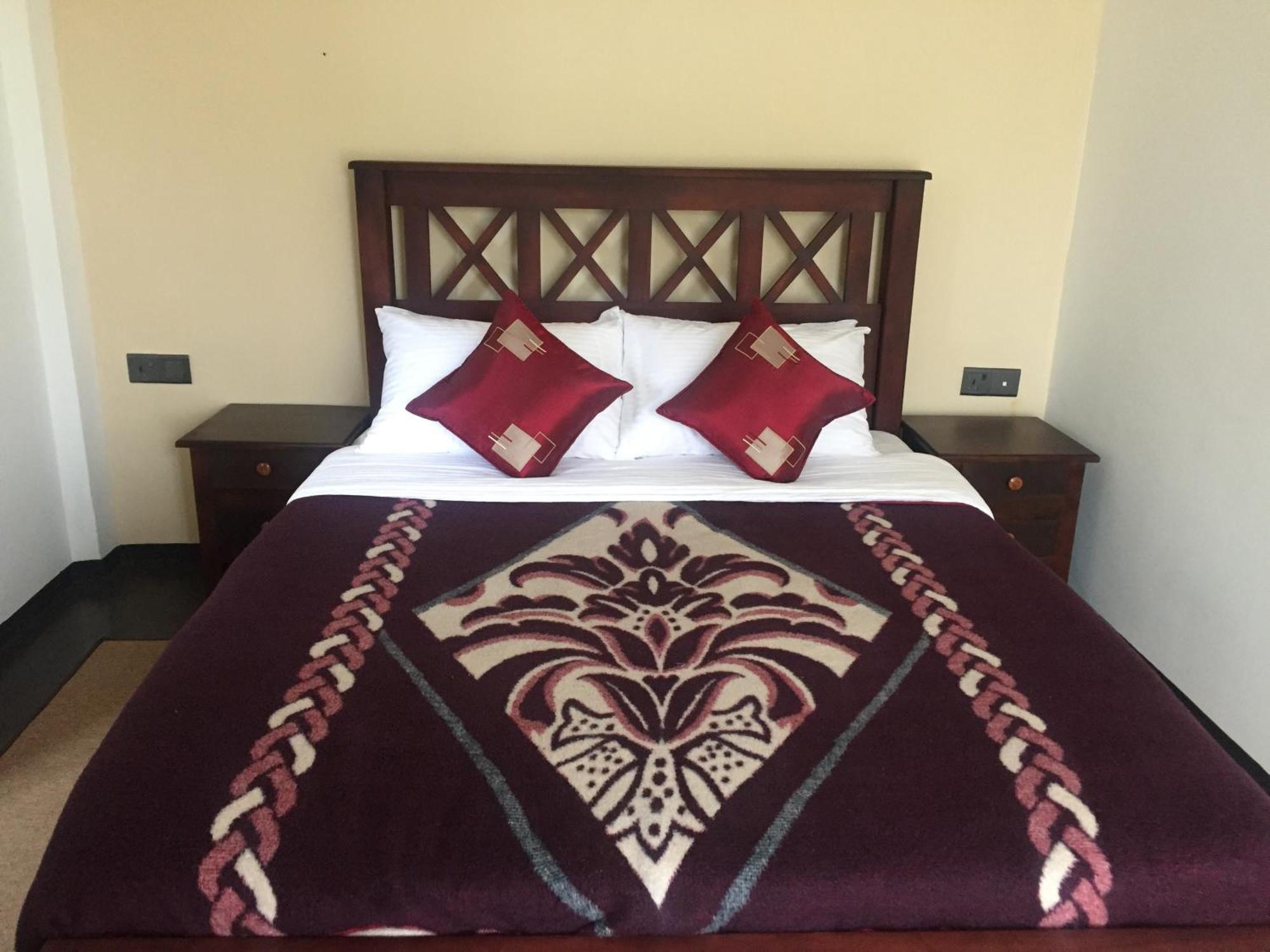 Suriya Guest Hotel Nuwara Eliya Exterior photo